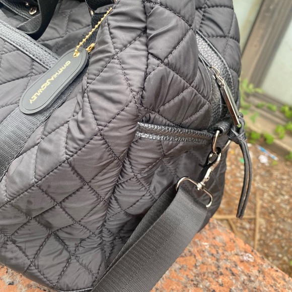 CYNTHIA ROWLEY DUFFLE CROSSBODY QUILTED GYM WEEKENDER TRAVEL SPORTY Bag VEGAN - Picture 6 of 8